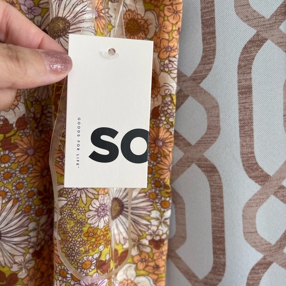 Kohls floral tank top - Picture 2 of 3